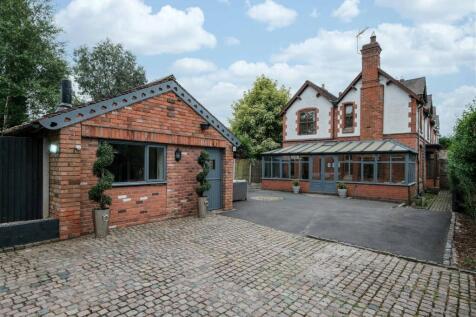 4 bedroom semi-detached house for sale