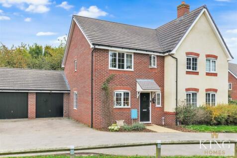 3 bedroom semi-detached house for sale