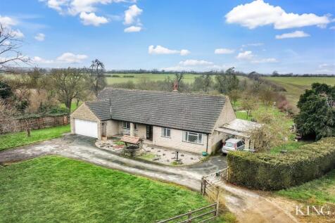 Bungalow, Ullington 3 bed detached bungalow for sale