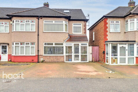 Ford Close, Rainham, RM13 7AU 4 bed end of terrace house for sale