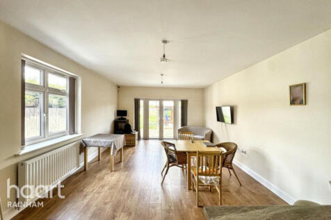 Stanley Road North, Rainham, RM13 8AX 3 bed semi