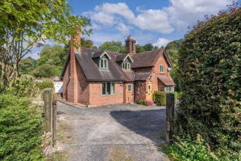4 bedroom cottage for sale