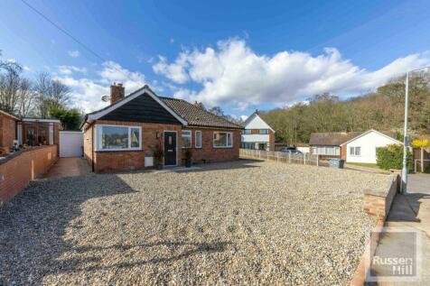 4 bedroom detached bungalow for sale