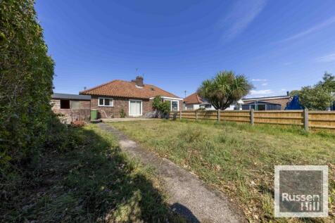 3 bedroom semi-detached bungalow for sale