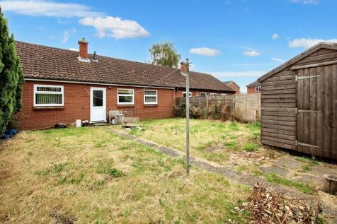 2 bedroom semi-detached bungalow for sale