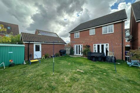 4 bedroom detached house for sale