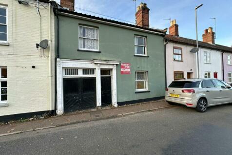 4 bedroom terraced house for sale