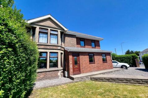 5 bedroom semi-detached house for sale
