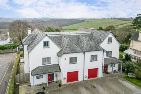 5 bedroom semi-detached house for sale