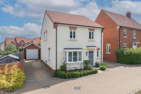 4 bedroom detached house for sale