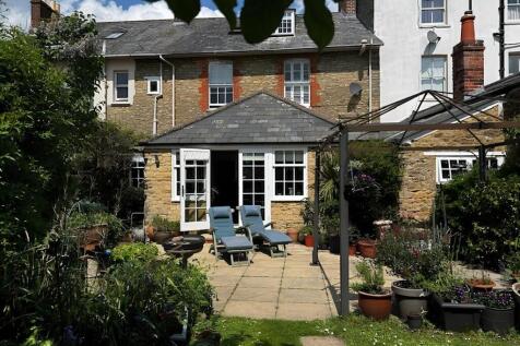 4 bedroom town house for sale