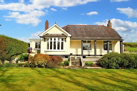Pontgarreg, Llangrannog, Llandysul 3 bed detached bungalow for sale