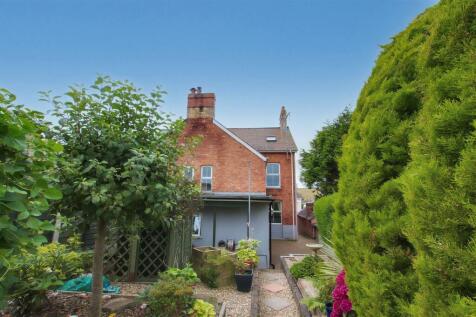 5 bedroom semi-detached house for sale