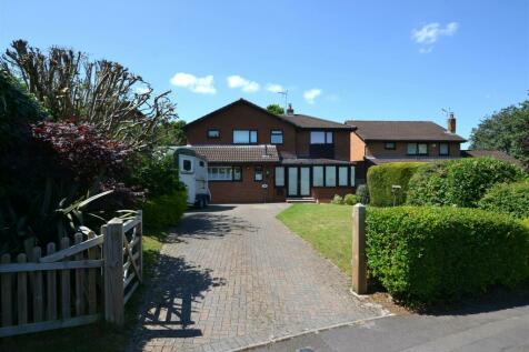 5 bedroom detached house for sale