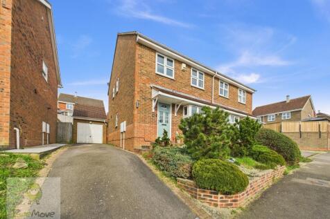 3 bedroom semi-detached house for sale