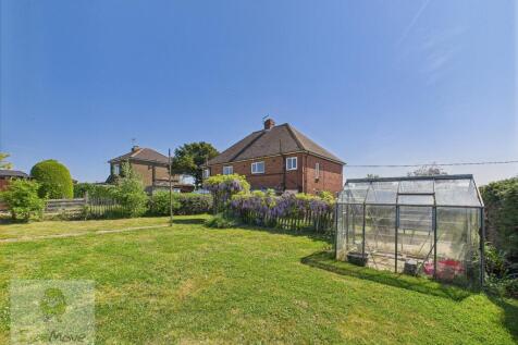 Greenacre Stoke Road, Allhallows... 3 bed semi