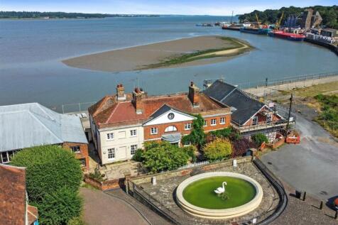 High Street, Mistley, Manningtree 3 bed end of terrace house for sale