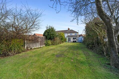 Milton Road, Lawford, Manningtree 3 bed semi