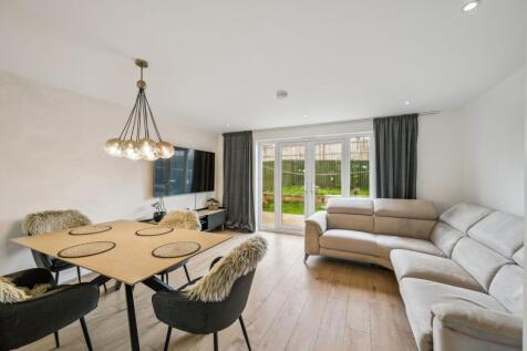 Croft Park Crescent, Whitburn, EH47 3 bed semi