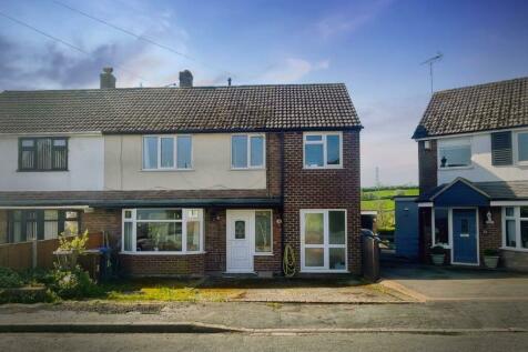 4 bedroom semi-detached house for sale