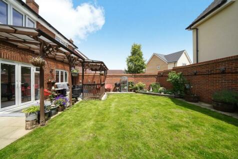 5 bedroom detached house for sale