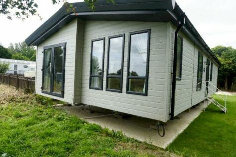 Ferryfields Holiday Park, Station... 2 bed lodge for sale