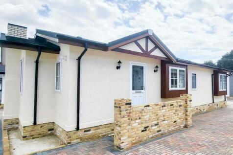 Hawkswood Road, Downham, Billericay... 2 bed detached house for sale