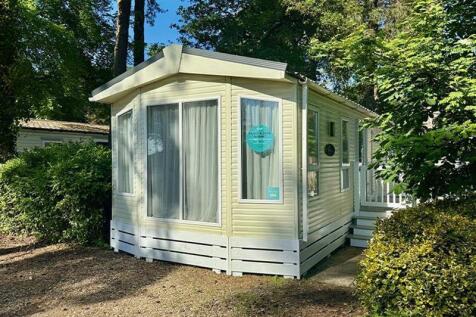 Sandy Balls Holiday Village 2 bed park home for sale