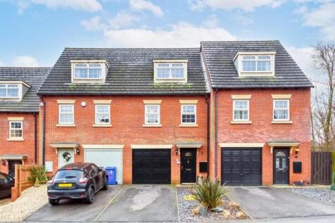 4 bedroom town house for sale
