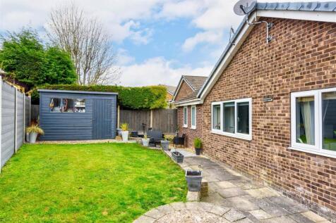 4 bedroom detached bungalow for sale