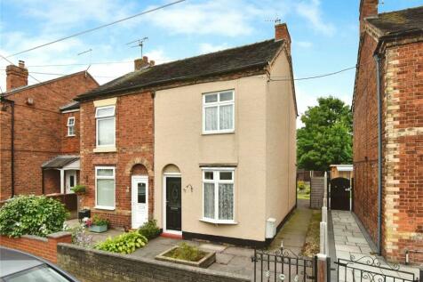 2 bedroom semi-detached house for sale