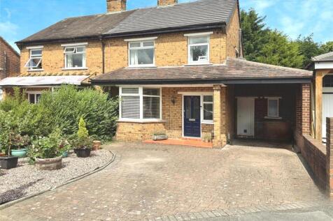 3 bedroom semi-detached house for sale