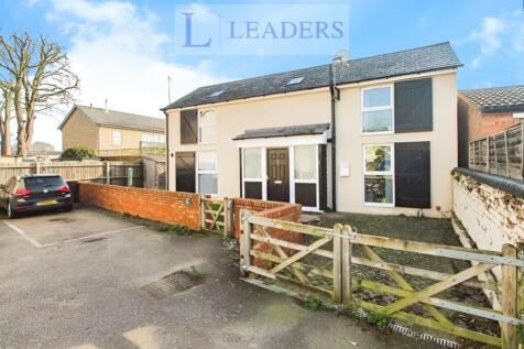 Bedford Road, Great Barford, Bedford 2 bed detached house for sale