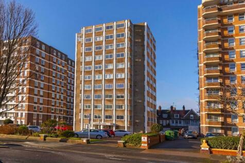 Grand Avenue, Hove 2 bed flat for sale