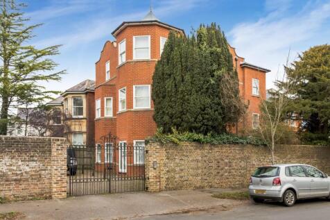 Dyke Road Avenue, Brighton 2 bed apartment for sale