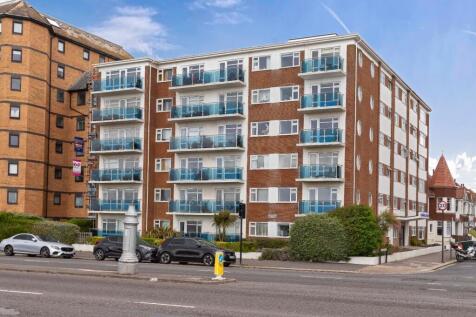 Kingsway, Hove 3 bed apartment for sale