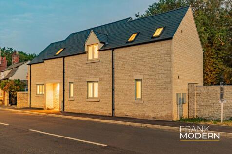 Stamford Road, Market Deeping, PE6 3 bed mews for sale