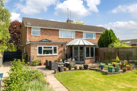 Croft Crescent, Yarpole, Leominster... 3 bed semi