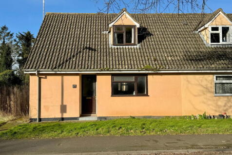 2 bedroom semi-detached house for sale