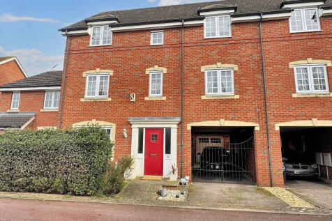 5 bedroom semi-detached house for sale