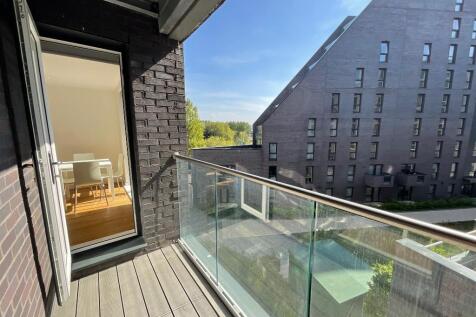 2 bedroom flat for sale
