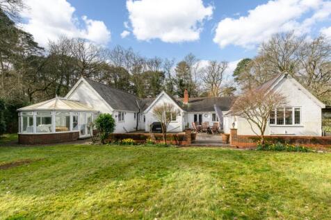 Old Wokingham Road, Wokingham RG40 4 bed detached house for sale