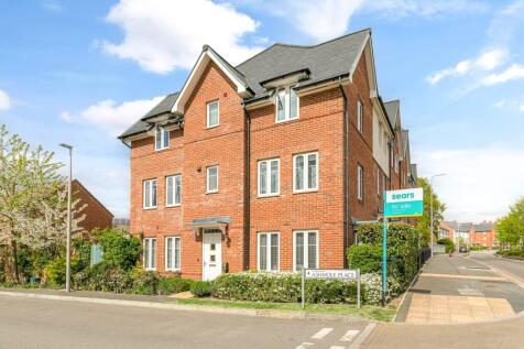 4 bedroom end of terrace house for sale