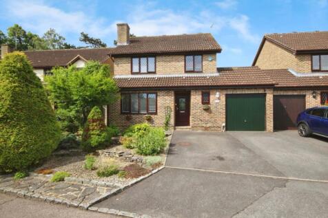 The Green, Wokingham RG41 4 bed detached house for sale