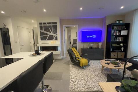 2 bedroom flat for sale
