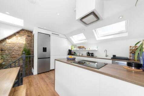 Borland Road, Peckham, London, SE15 3 bed apartment for sale