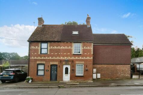 5 bedroom semi-detached house for sale