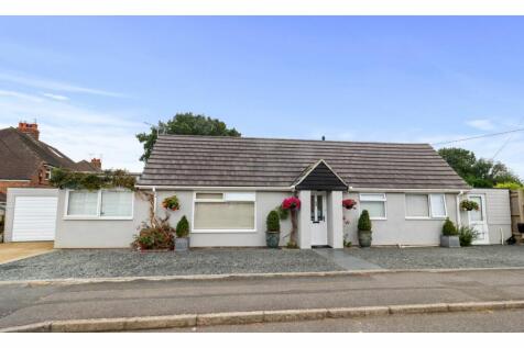 3 bedroom detached bungalow for sale
