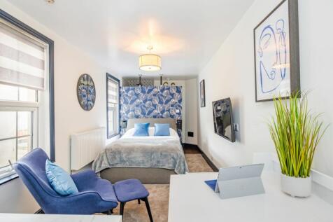 Studio flat for sale