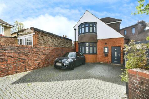 2 bedroom detached house for sale